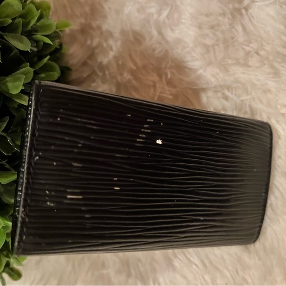 Louis Vuitton black epi leather key holder wallet - Picture 9 of 11